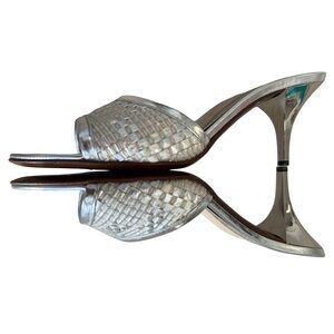 Women’s Fendi Metallic silver Kitten heels Size 37.5